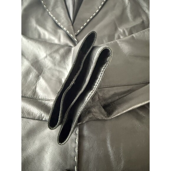 Womens Jones New York Black Leather Jacket 12 Beautiful Stitching Details - Picture 10 of 11